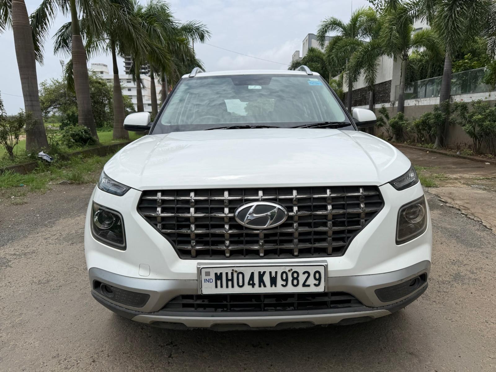 Hyundai Venue 1.5 CRDi MT SX for sale at DA Car Zone